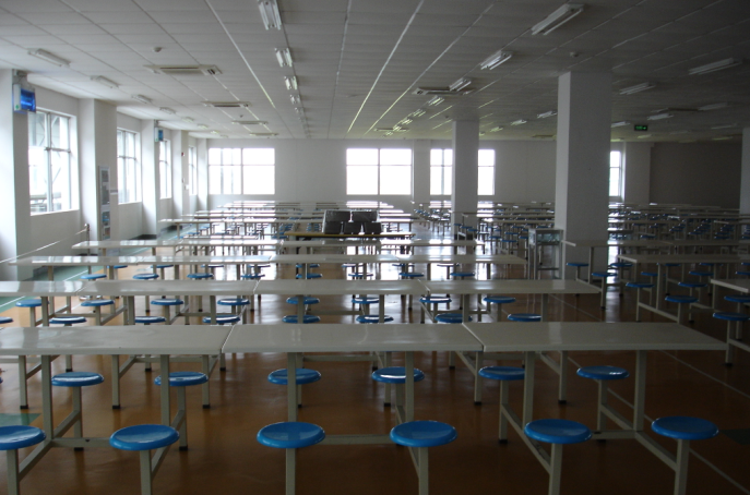 学校食堂安装轻质隔墙板完工后图示1